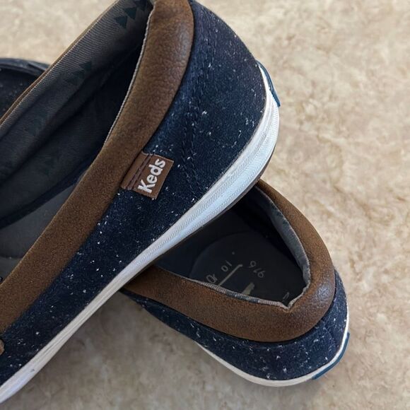 KEDS Navy Boat Shoes - Picture 2 of 6